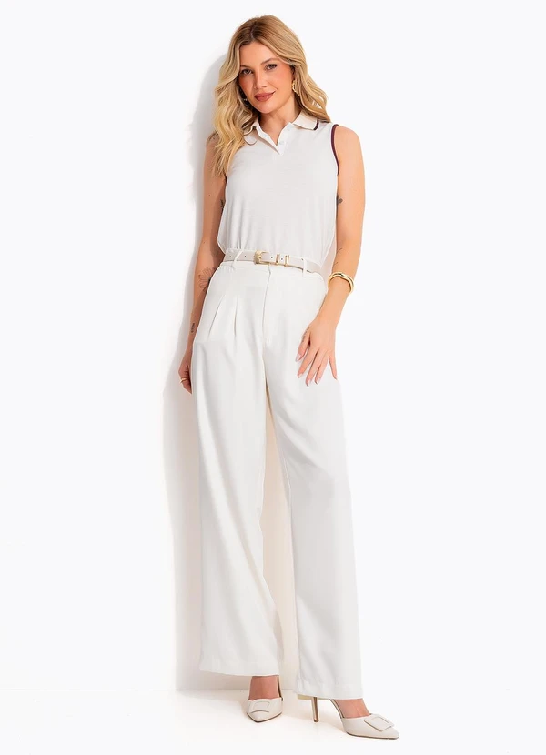 Quintess - Regata Polo Feminina em Malha Piquet Off White com Detalhe Vinho 4