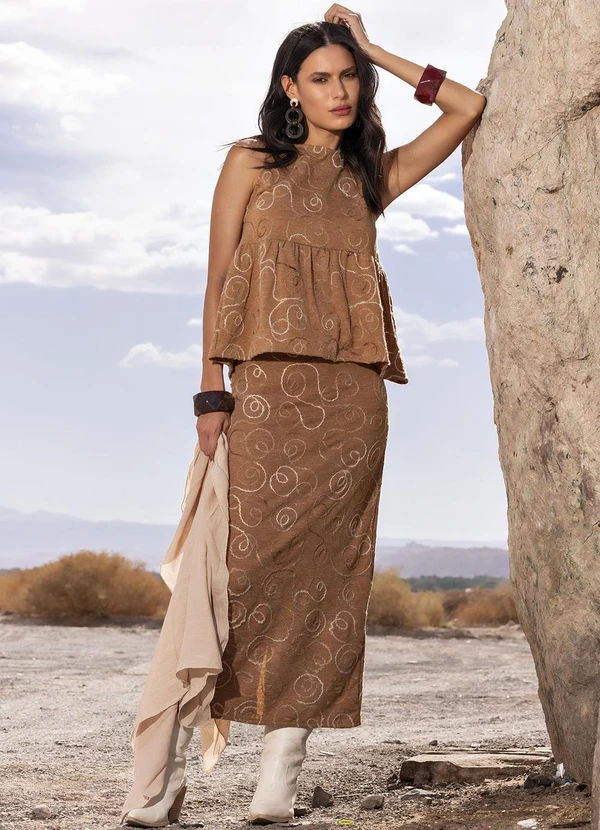 Quintess - Blusa Marrom em Malha Bordada 2