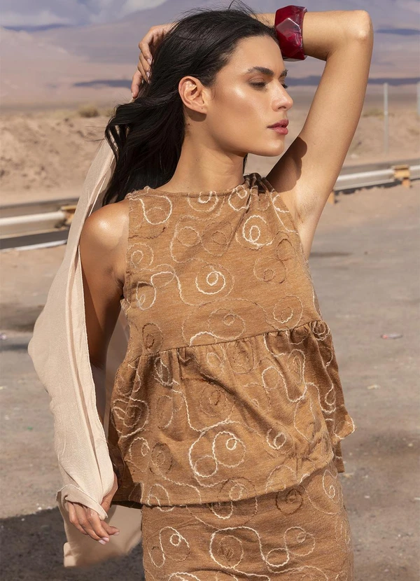 Quintess - Blusa Marrom em Malha Bordada 3