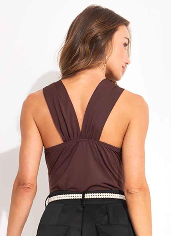 Quintess - Blusa Marrom em Malha Fria 5