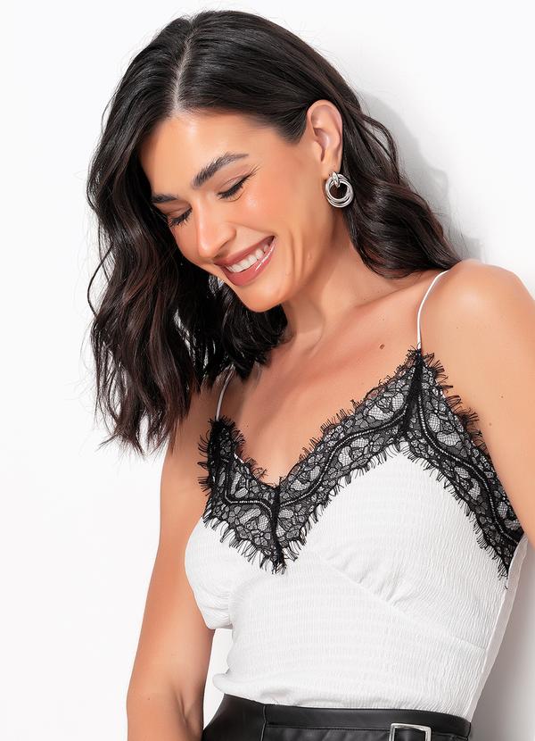 Blusa (Off White) em Malha Texturizada