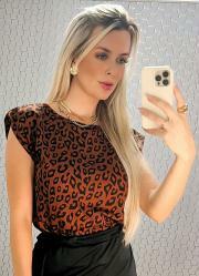 Blusa Oncinha com Ombro Deslocado