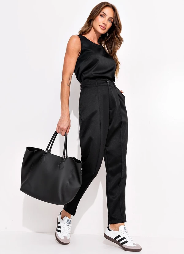 Quintess - Blusa Preta em Crepe Plano Acetinado 13