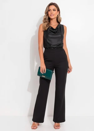 Quintess - Blusa Preta em Material Sintético com Gola Degagê - QUINTESS