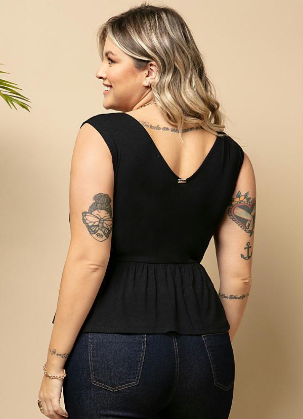 Quintess - Blusa Preta Soltinha com Babados na Barra 6