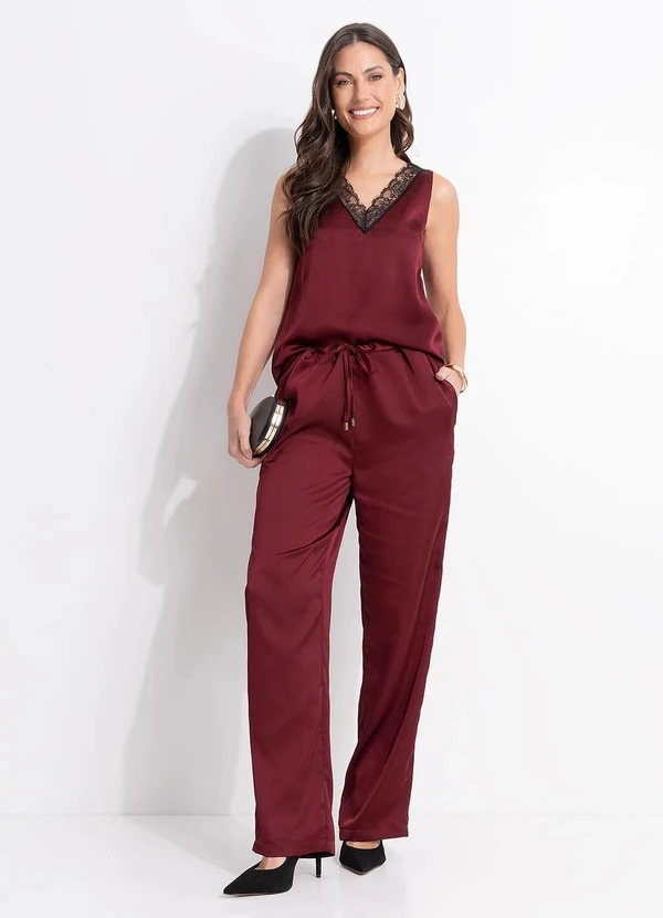 Quintess - Blusa Regata em Cetim Bordô com Detalhe em Renda e Decote V 6