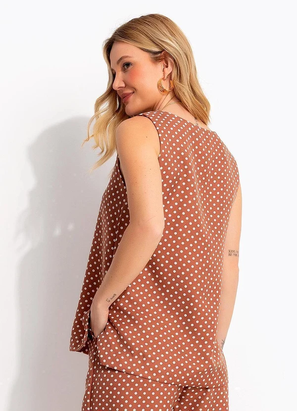 Quintess - Blusa Regata Marrom com Estampa de Poá e Fendas Laterais 9