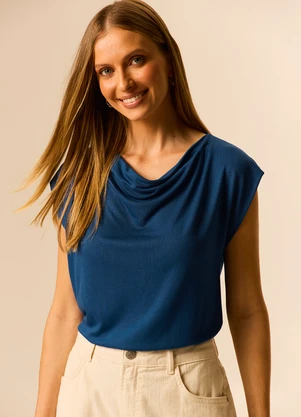 Malwee - Blusa Regular Degagê em Viscose Azul Escuro - MALWEE