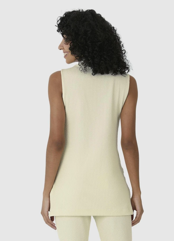 Malwee - Blusa Reta Texturizada com Fenda Bege 2