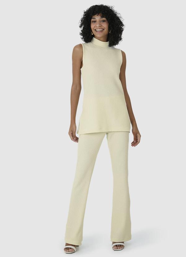 Malwee - Blusa Reta Texturizada com Fenda Bege 4