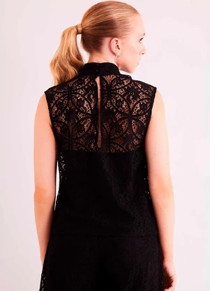 Sofie - Blusa Urban Frame sem Manga em Plano Renda Preto - SOFIE