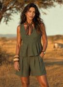 Blusa verde escuro em tecido de alfaiataria
