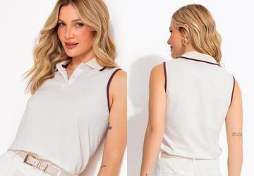 Regata Polo Feminina em Malha Piquet Off White com Detalhe Vinho
