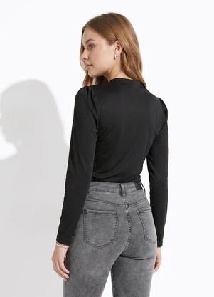 Moda Pop - Blusa Preta Manga Longa com Decote em V - MODA POP