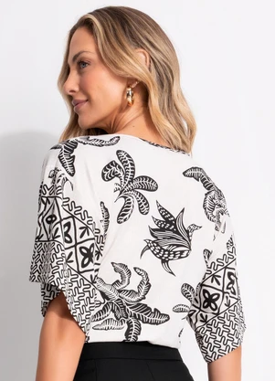 Quintess - Body Estampado Folhagem em Malha de Viscose com Manga Morcego - QUINTESS