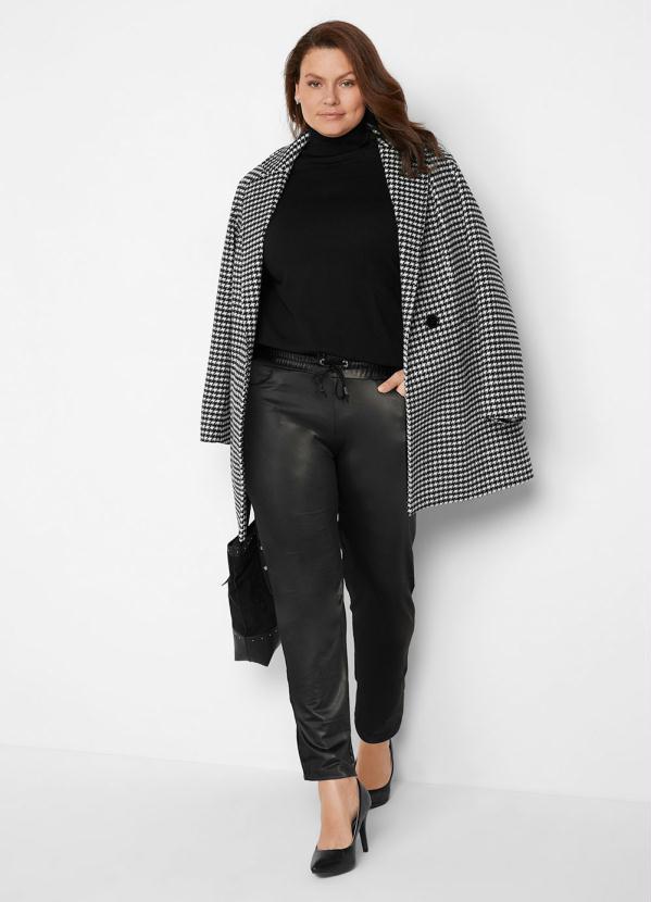 Outlet - Calça Cirrê com Bolsos Preta 8