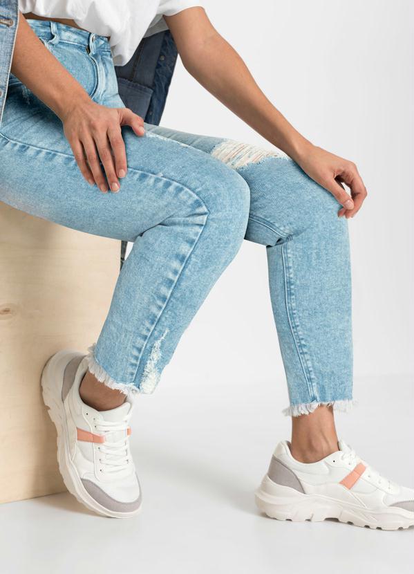 Queima Estoque - Calça Destroyed Cintura Alta Jeans Claro 3