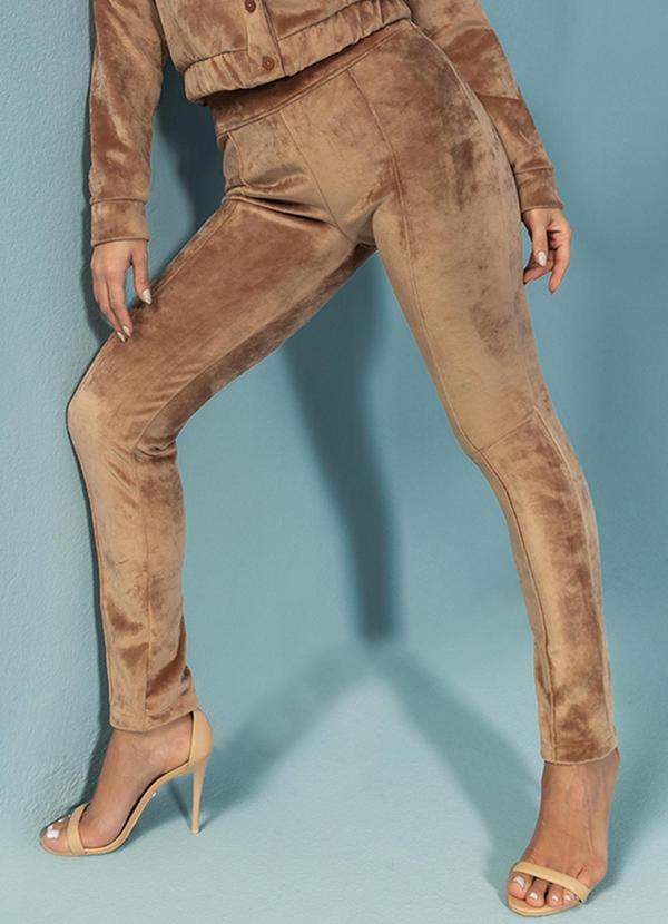 Gris - Calça Feminina com Toque Aveludado Marrom