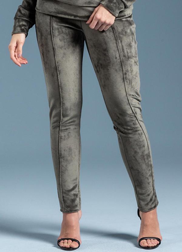 Gris - Calça Feminina com Toque Aveludado Verde