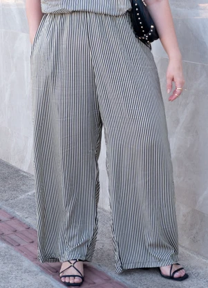 Quintess - Calça Listrado Preto em Viscose Plana - QUINTESS