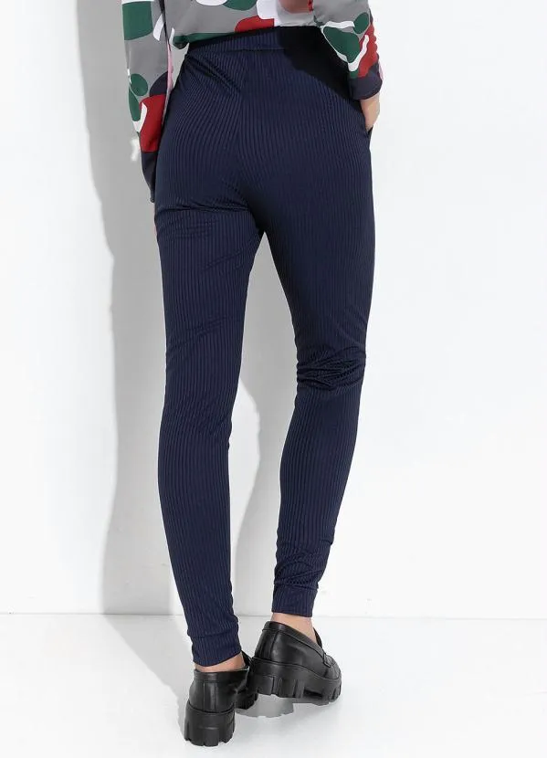 Moda Pop - Calça Marinho com Bolsas Funcionais 2