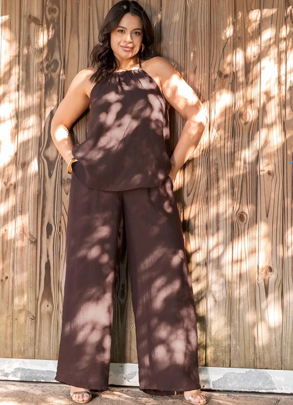 Quintess - Calça Marrom em Viscose Plana Sarjada 16