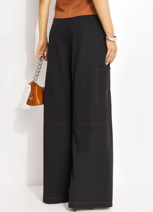 Quintess - Calça Pantalona Alfaiataria Preta com Costura Contrastante e Bolsos - QUINTESS