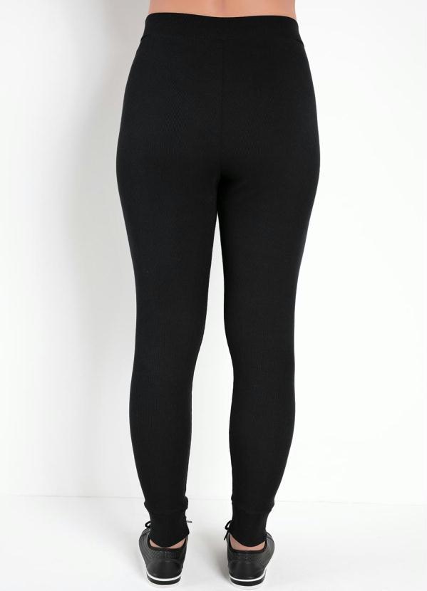 Moda Pop - Calça Preta com Bolsos 2