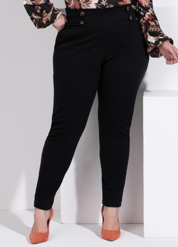 Quintess - Calça Preta com Detalhe de Botões e Bolsos 7