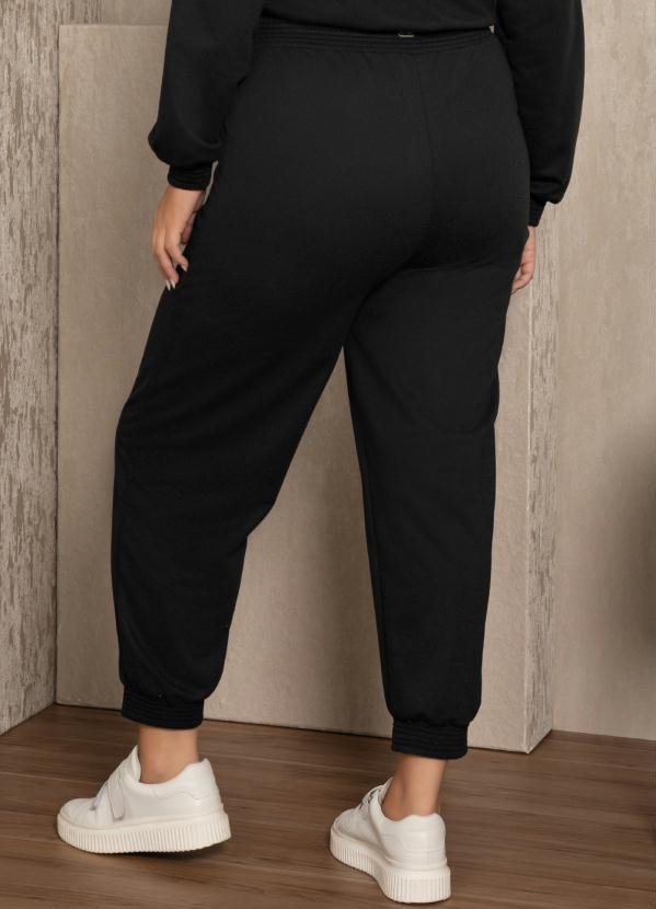 Quintess - Calça Preta Jogger com Bolsos Funcionais 6