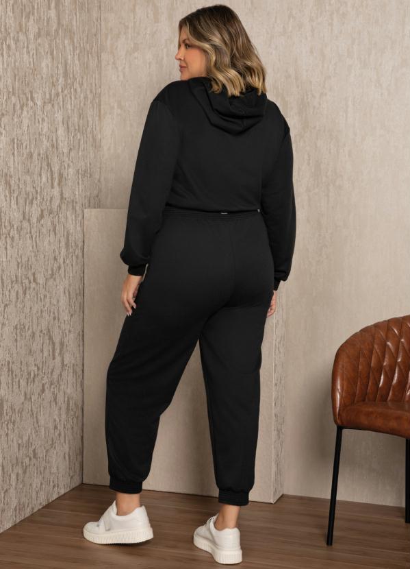 Quintess - Calça Preta Jogger com Bolsos Funcionais 8