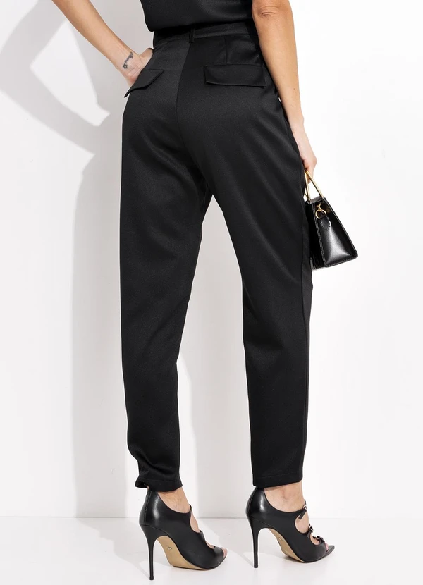 Quintess - Calça Alfaiataria Preta em Crepe com Cintura Alta e Comprimento Cropped 2