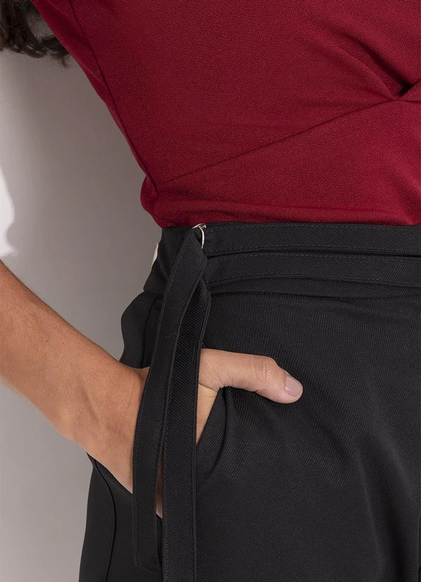 Quintess - Calça Preto em Tecido Plano Maquinetado 14