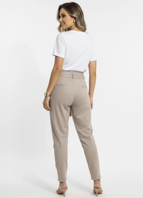 Quintess - Calça Cigarrete em Malha Suede com Cinto e Modelagem Alfaiataria 5