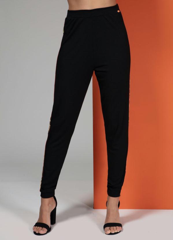 Quintess - Calça com Recortes Laterais Preta 3