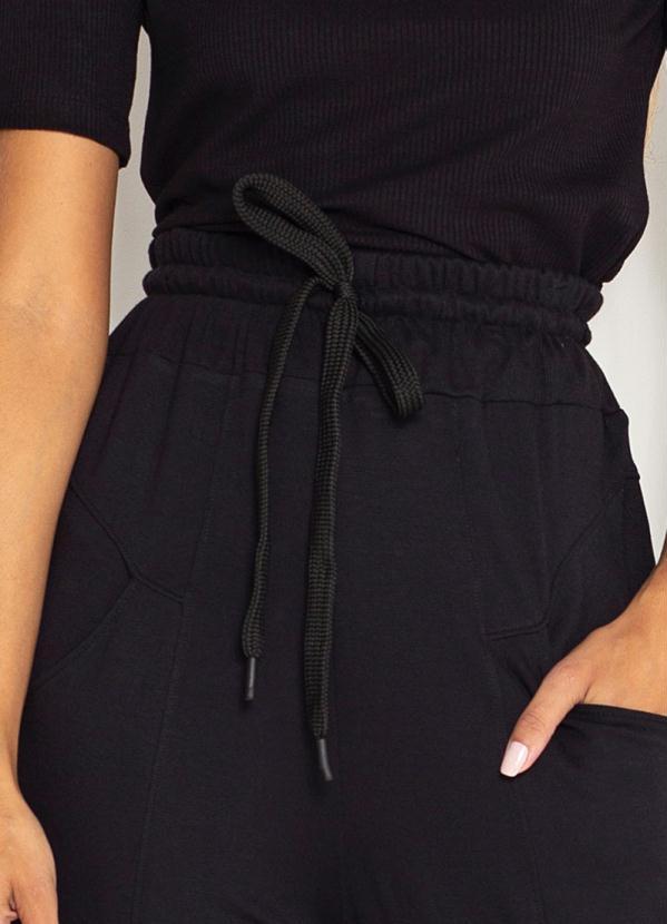 Farm - Calça de Moletom com Recortes Preta 6