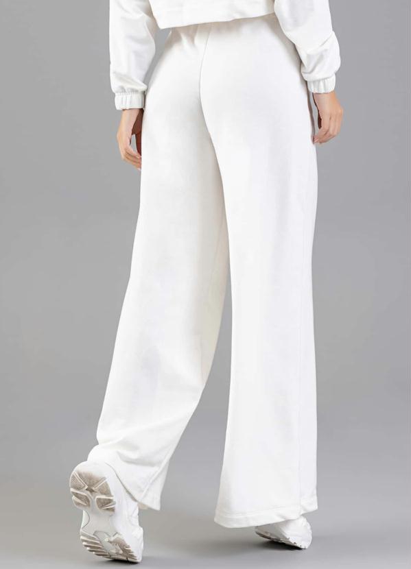 Just Basic - Calça em Moletom Off White 2