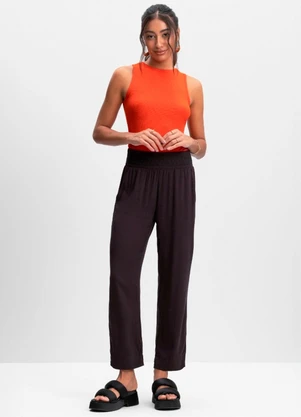 Essendi - Calça Feminina em Recido Creponado Preto - ESSENDI