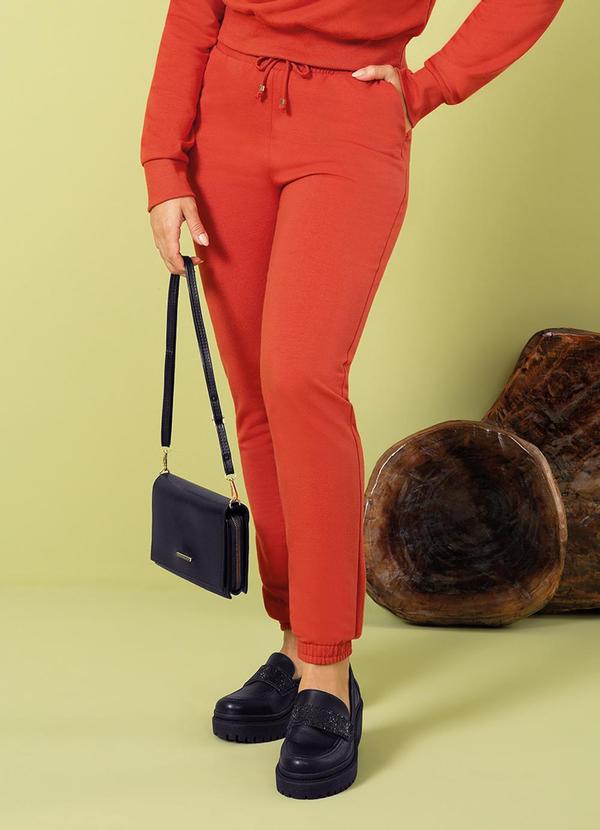 Cativa - Calça Feminina Peluciada Bolso e Punho Laranja