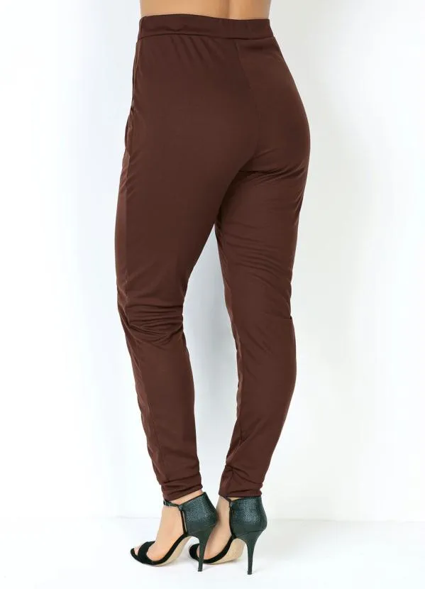 Moda Pop - Calça Jogger Marrom com Faixas na Frente