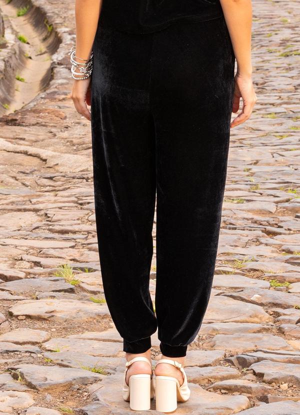 Quintess - Calça Jogger Preta em Veludo 8