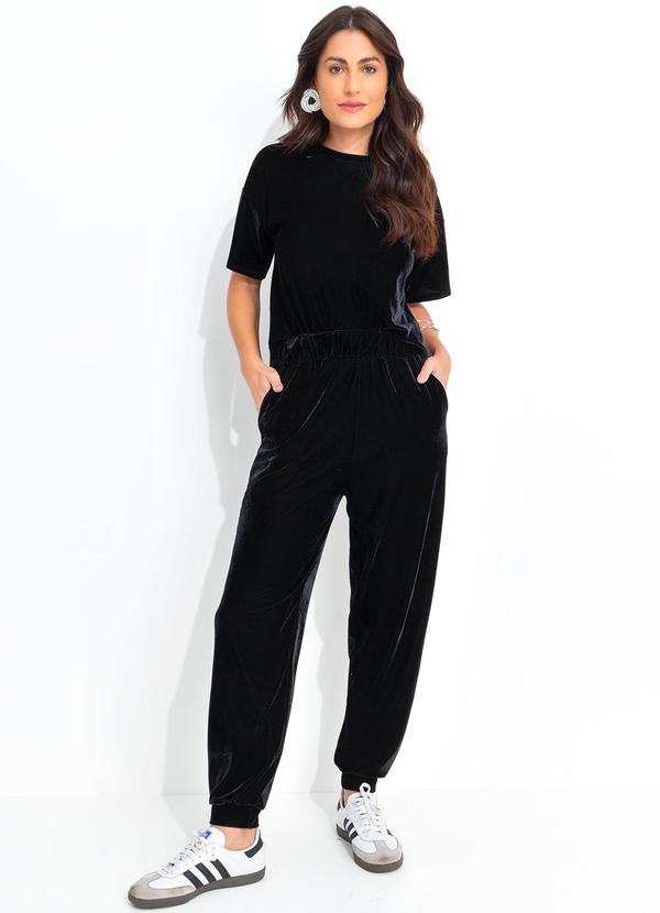 Quintess - Calça Jogger Preta em Veludo 7