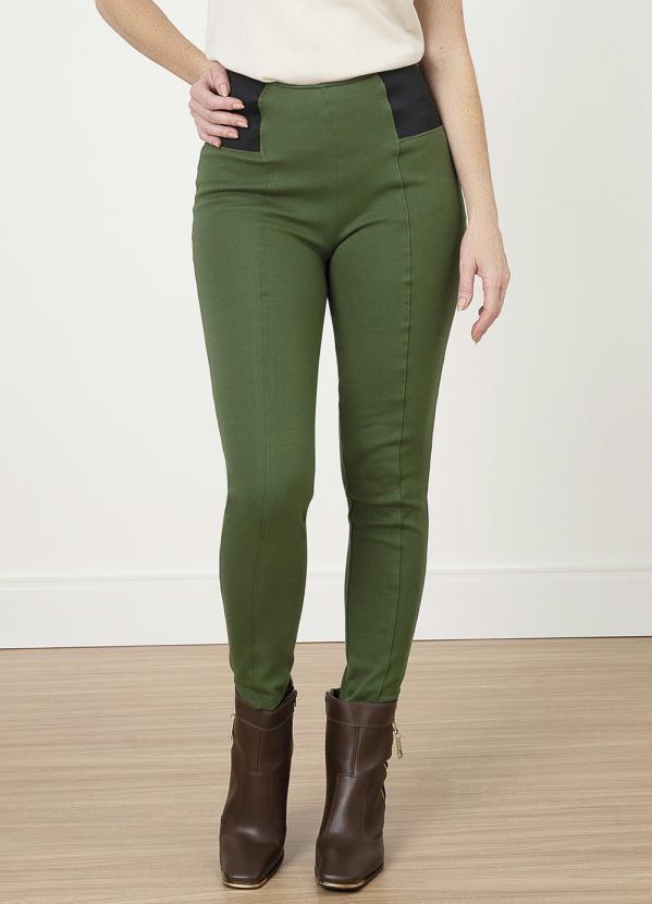 Cativa - Calça Montaria Feminina em Moletom Verde