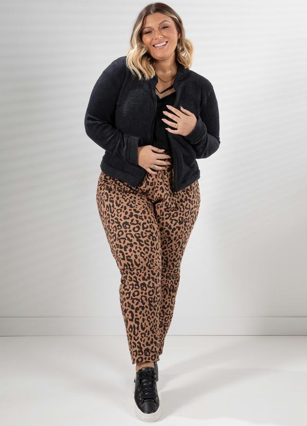 Quintess - Calça Onça Marrom Soltinha com Pregas 11