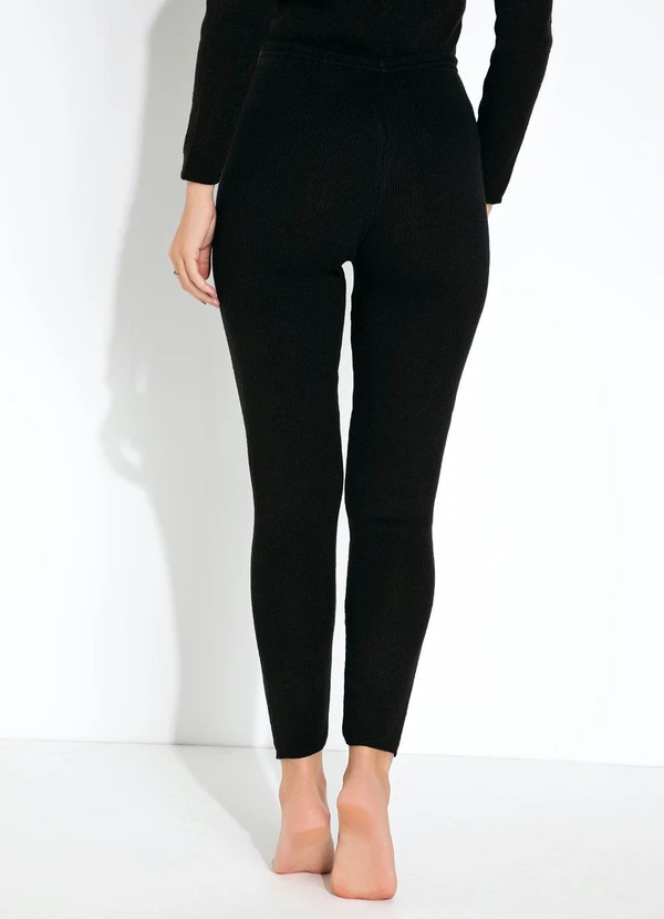 Rosalie - Calça Preta Modelo Fusô 4