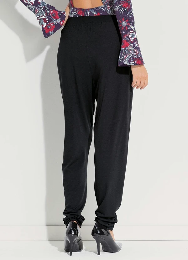 Quintess - Calça Preta Soltinha com Pregas 11