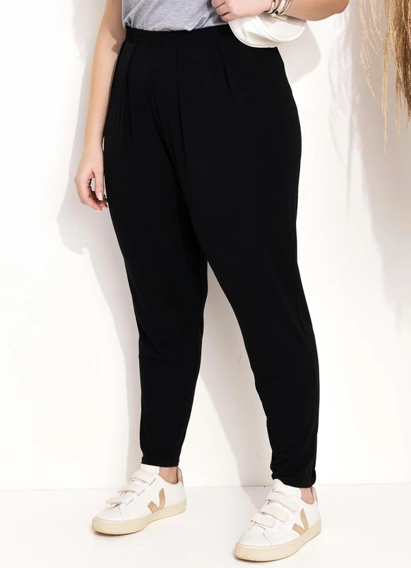 Quintess - Calça Preta Soltinha com Pregas 19