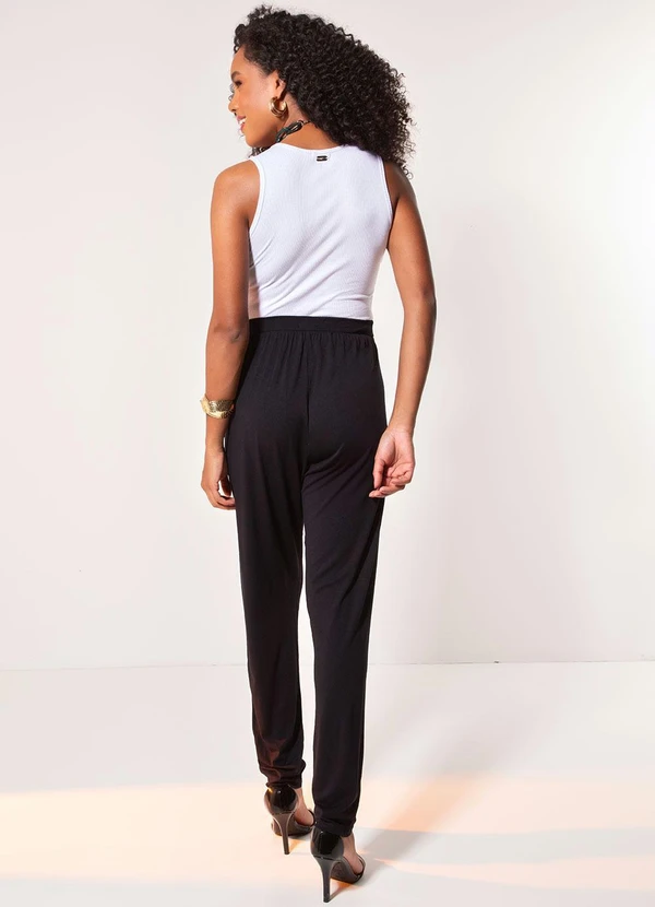 Quintess - Calça Preta Soltinha com Pregas 9