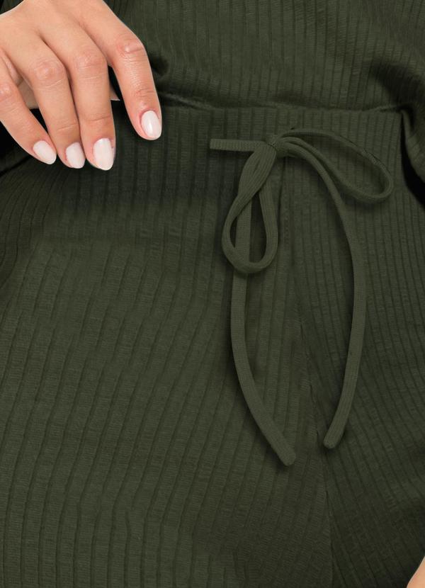 bonprix - Calça Verde Militar em Canelado 4