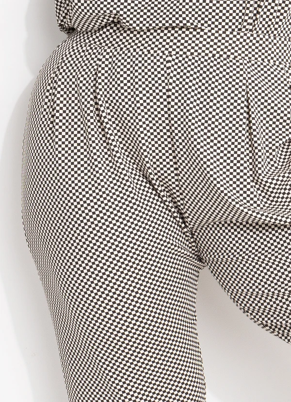 Quintess - Calça Xadrez P&B em Malha de Viscose 16